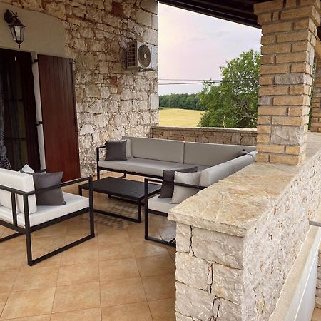 Holiday Home Stancija Becic Mugeba Exterior foto